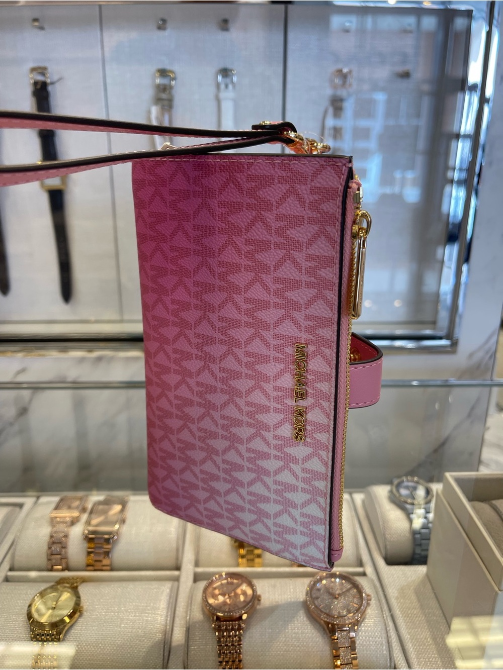MICHAEL KORS JST Lg Double Zip Ombré Signature Logo Wristlet Phone
Carnation
NWT - Picture 14 of 16